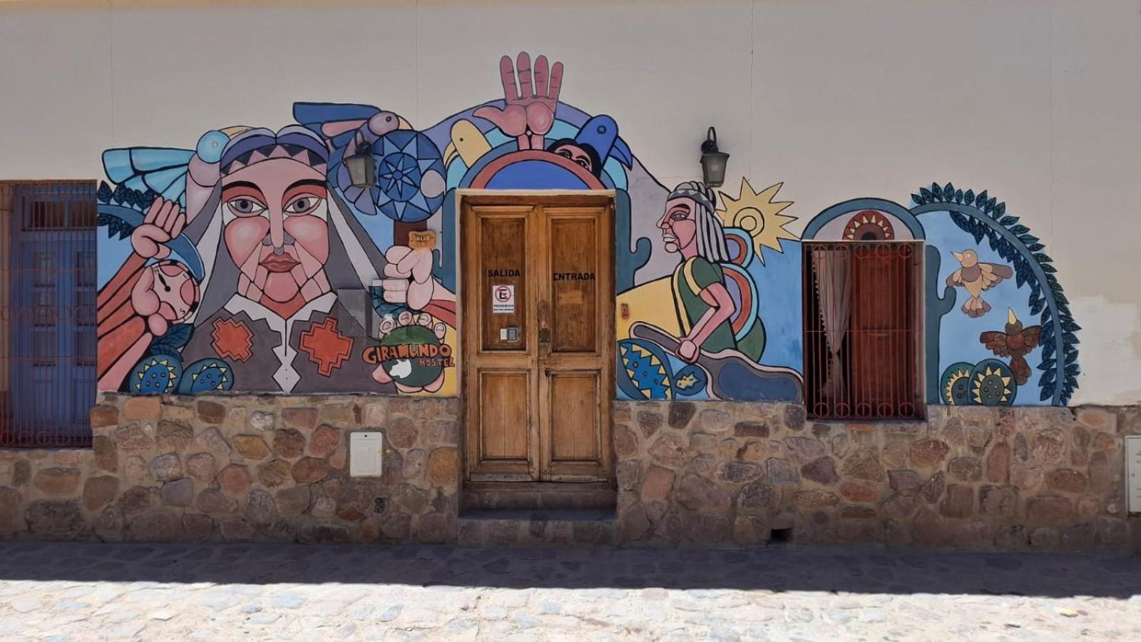 Giramundo Hostel Умауака Екстериор снимка
