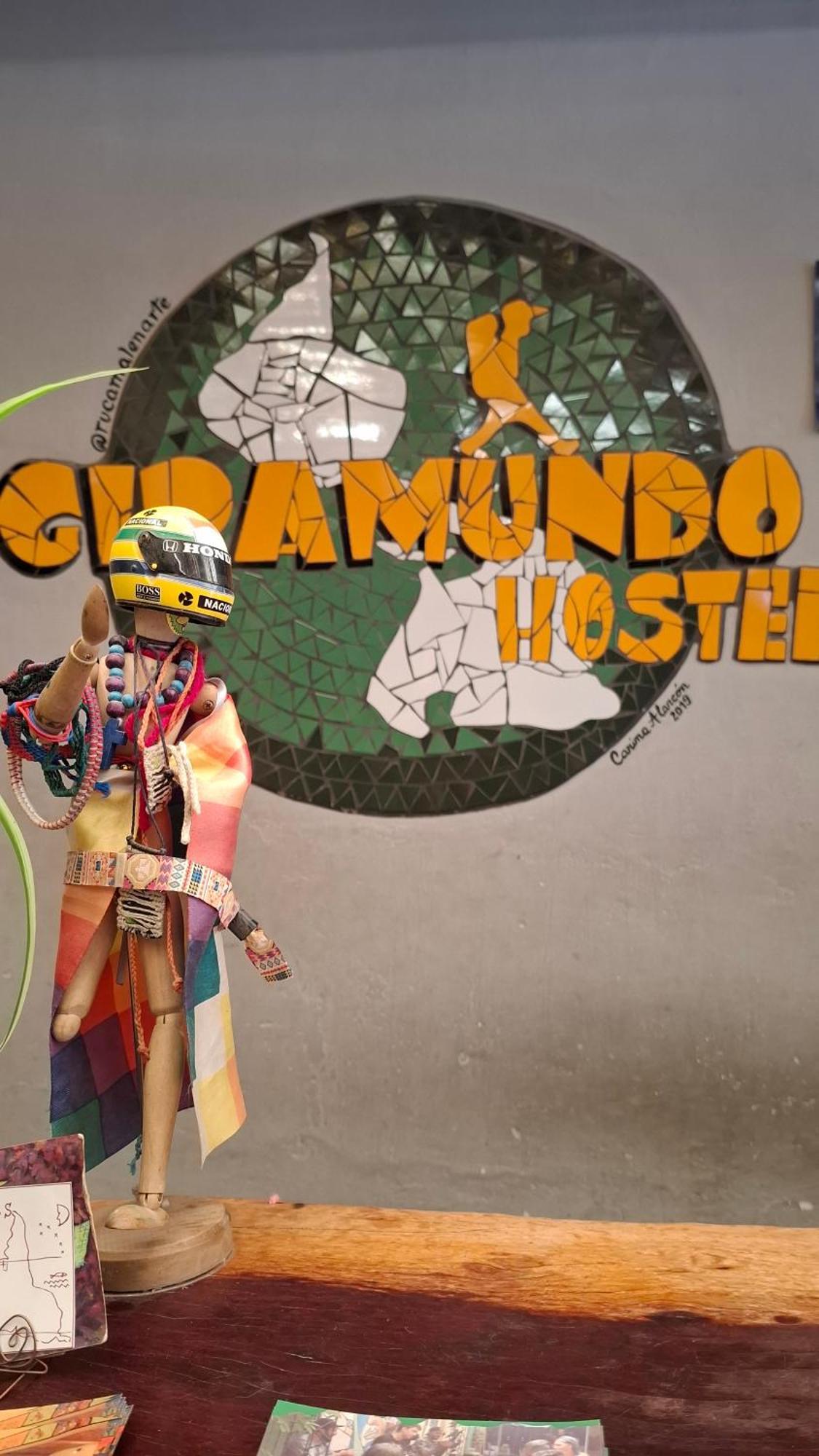 Giramundo Hostel Умауака Екстериор снимка
